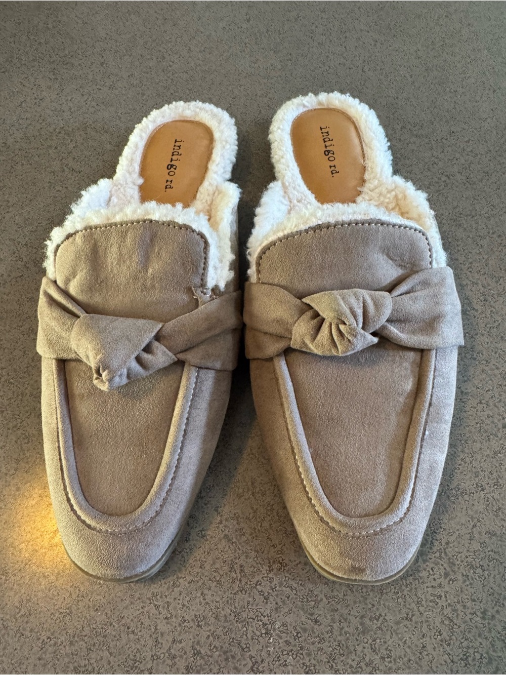 Indigo Taupe Faux-Suede Knotted Shearling-Lined Mule